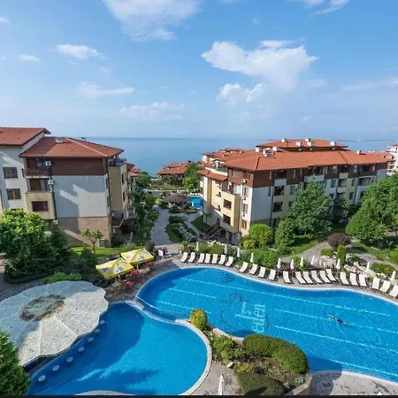 Garden Of Eden - Panorama C2 Reymar Apartment
