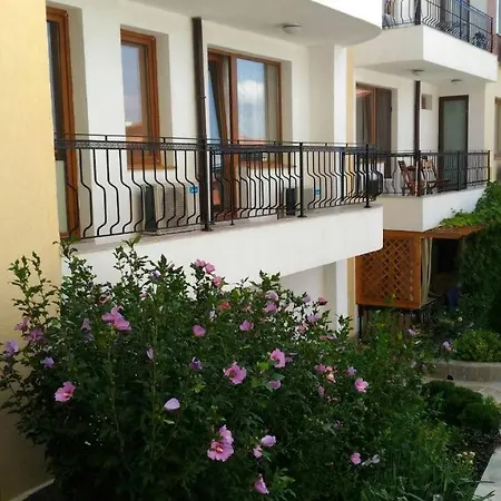 Apartment Garden Of Eden - Panorama C2 Reymar